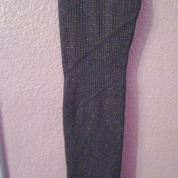 New ATHLETA Sparkle SHIMMER Moto Size M TIGHTS Legging TEXTURED Metallic YOGA - Picture 11 of 11